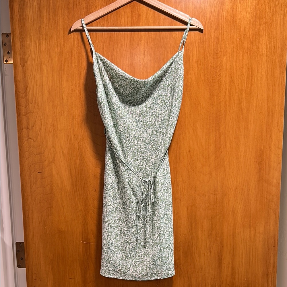 SHEIN Green Midi Dress with Elegant Silhouette